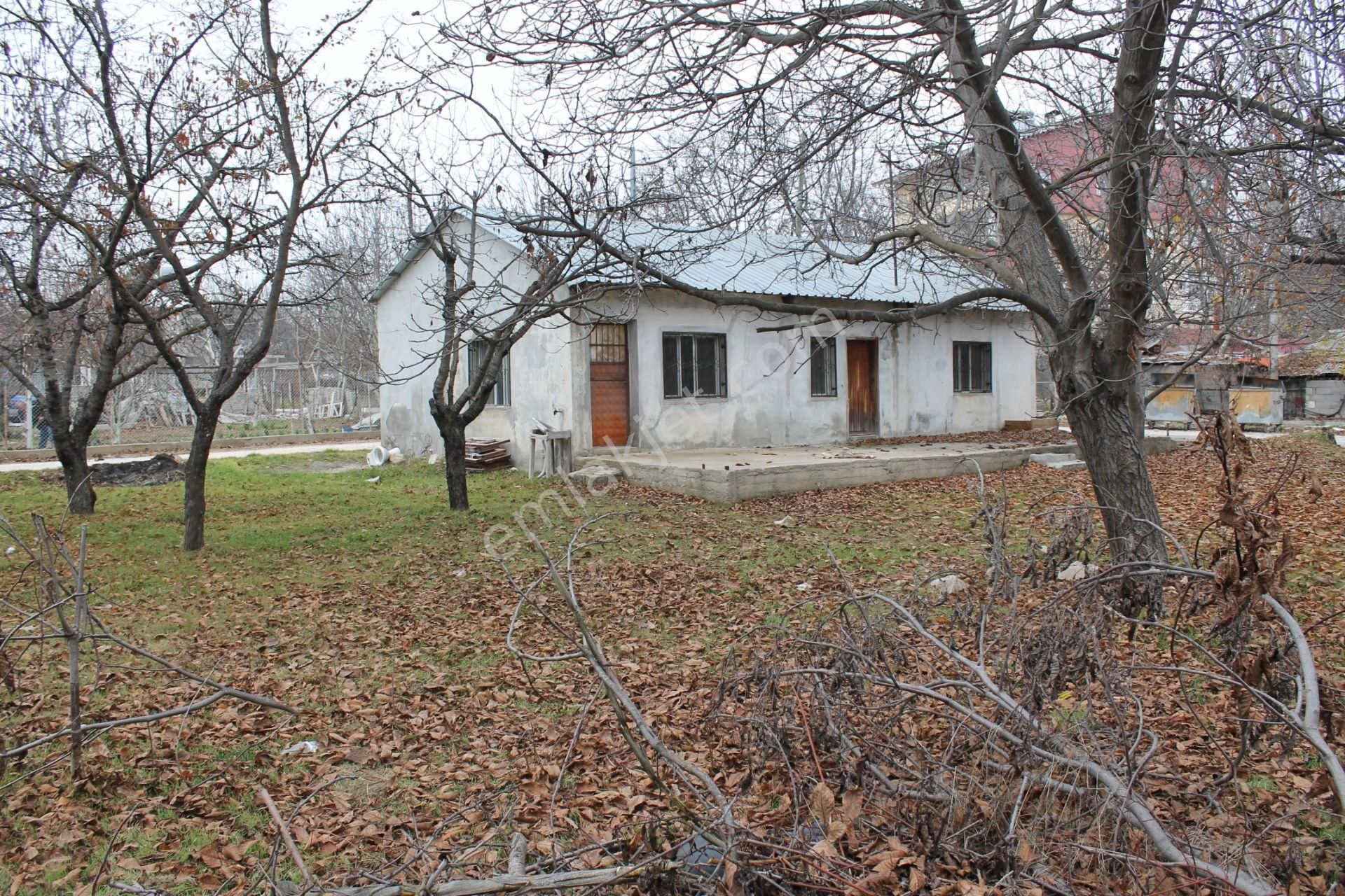 Erdemli Aydınlar Satılık Müstakil Ev  ERDEMLİ AVGADI MAHALLE SATILIK MÜSTAKİL EV VE ARSA