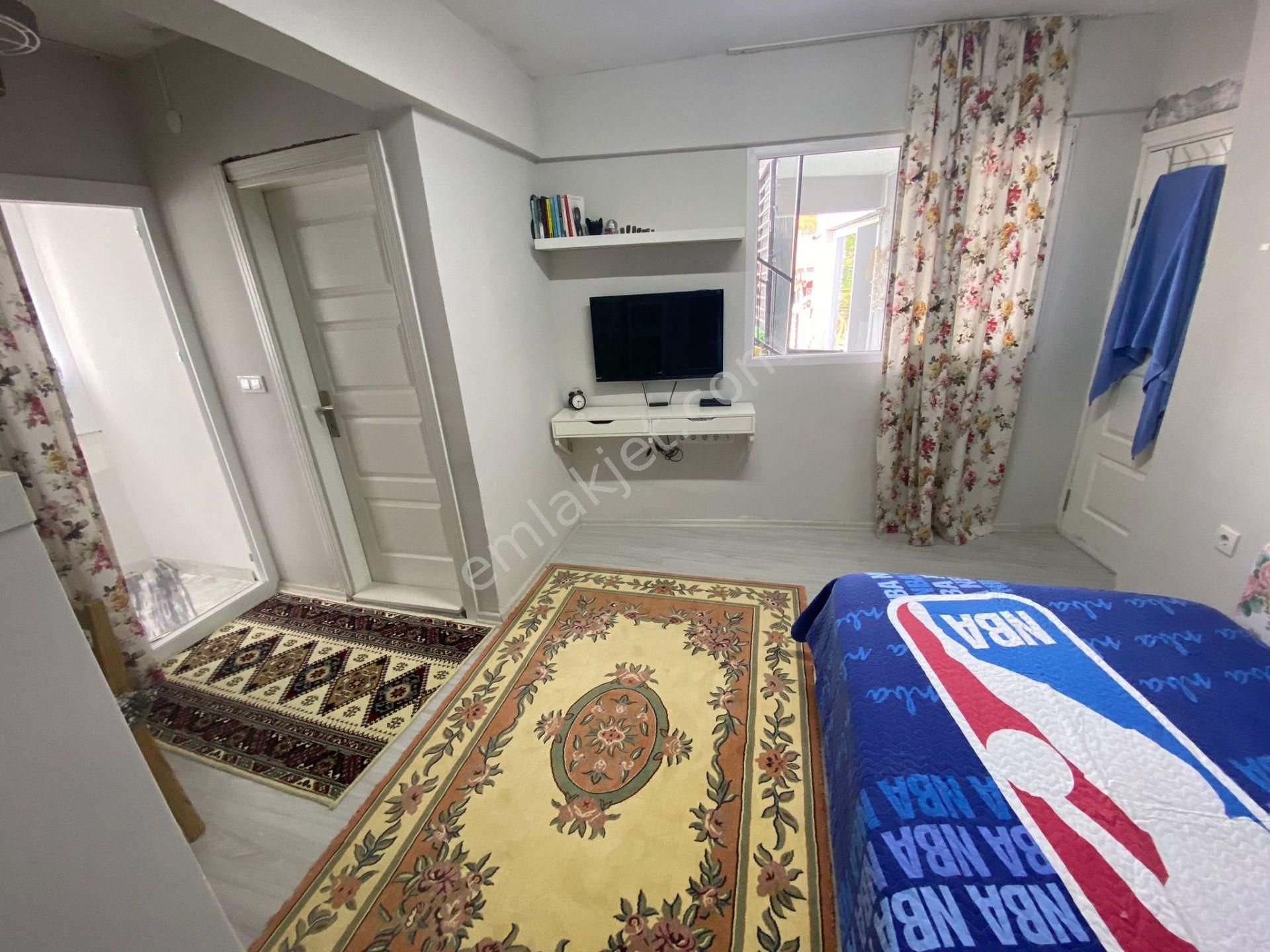 Acilll Konak İsmetpaşa Mah.de 2'buçuk Katlı 158m2 Arsalı Komple Satılık Müstakil Ev(bina) - Görsel 12