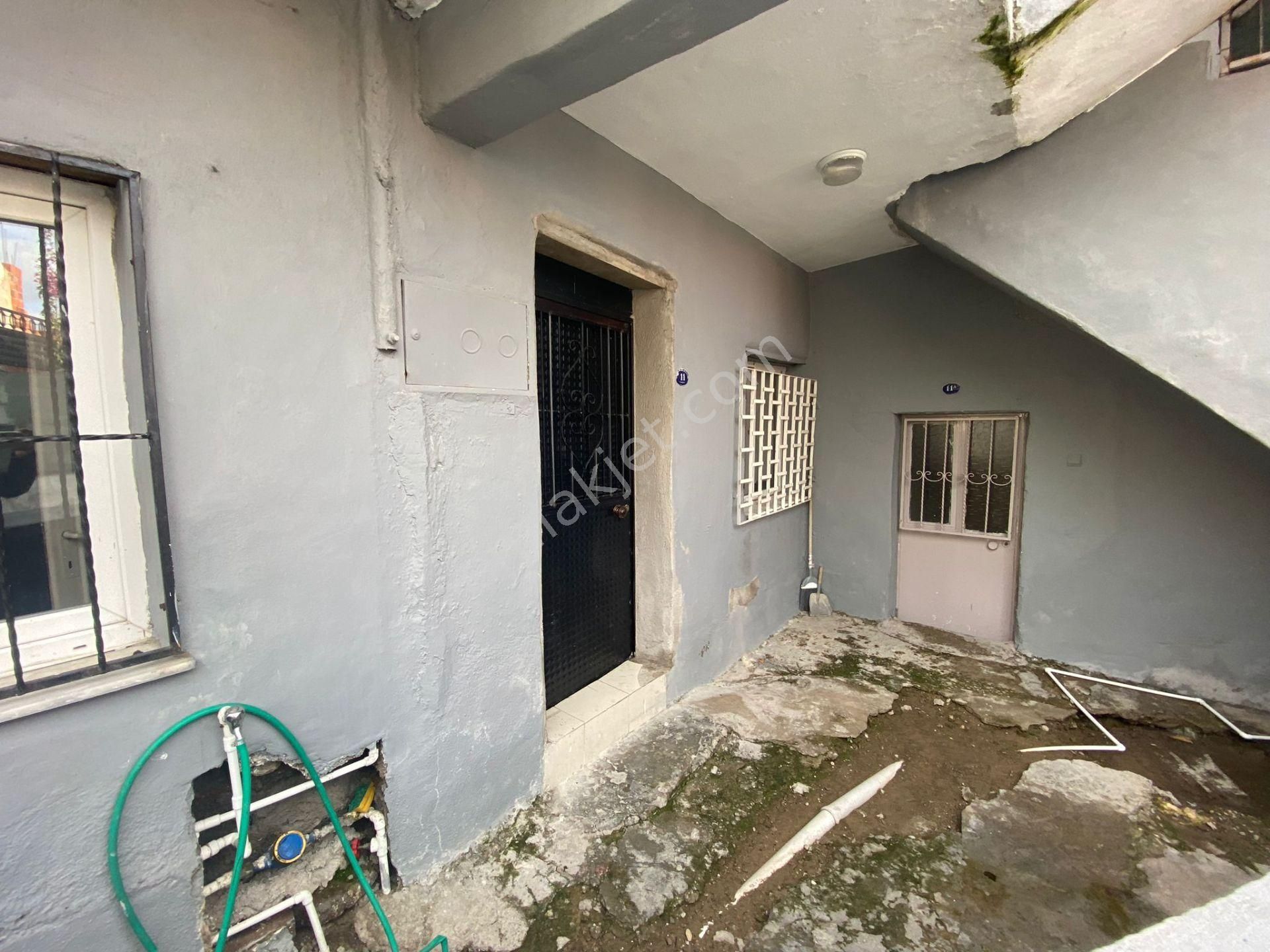 Acilll Konak İsmetpaşa Mah.de 2'buçuk Katlı 158m2 Arsalı Komple Satılık Müstakil Ev(bina) - Görsel 35