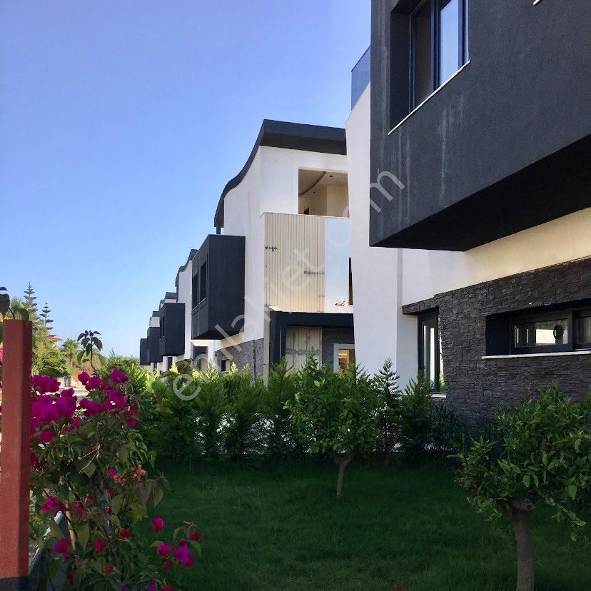 Müstakil Özel Havuzlu Site İçin De Satılık Villa - Görsel 2