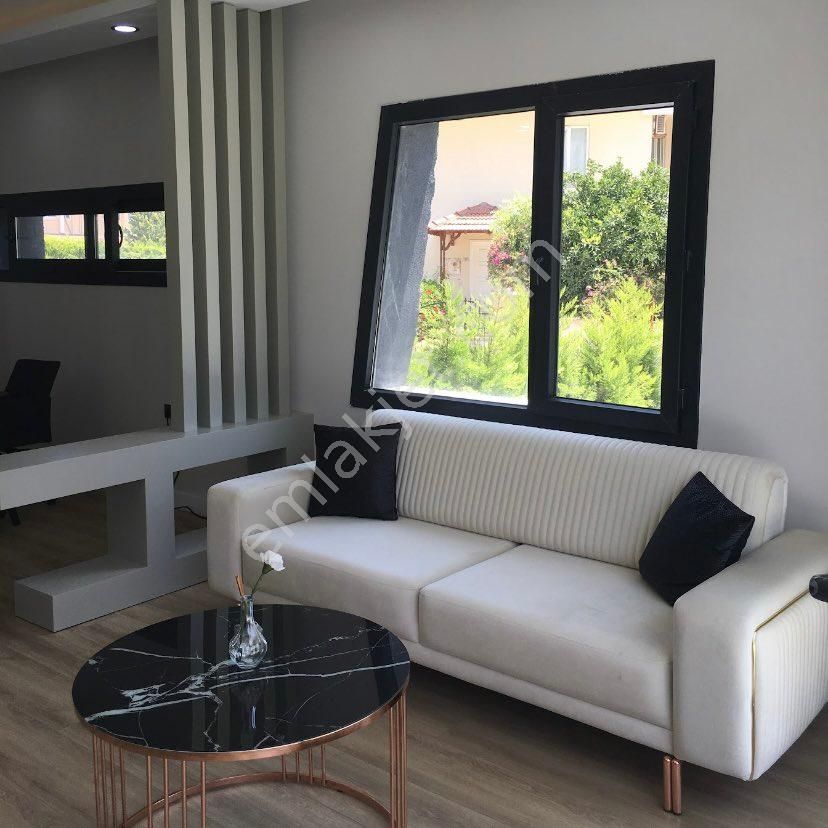 Müstakil Özel Havuzlu Site İçin De Satılık Villa - Görsel 8