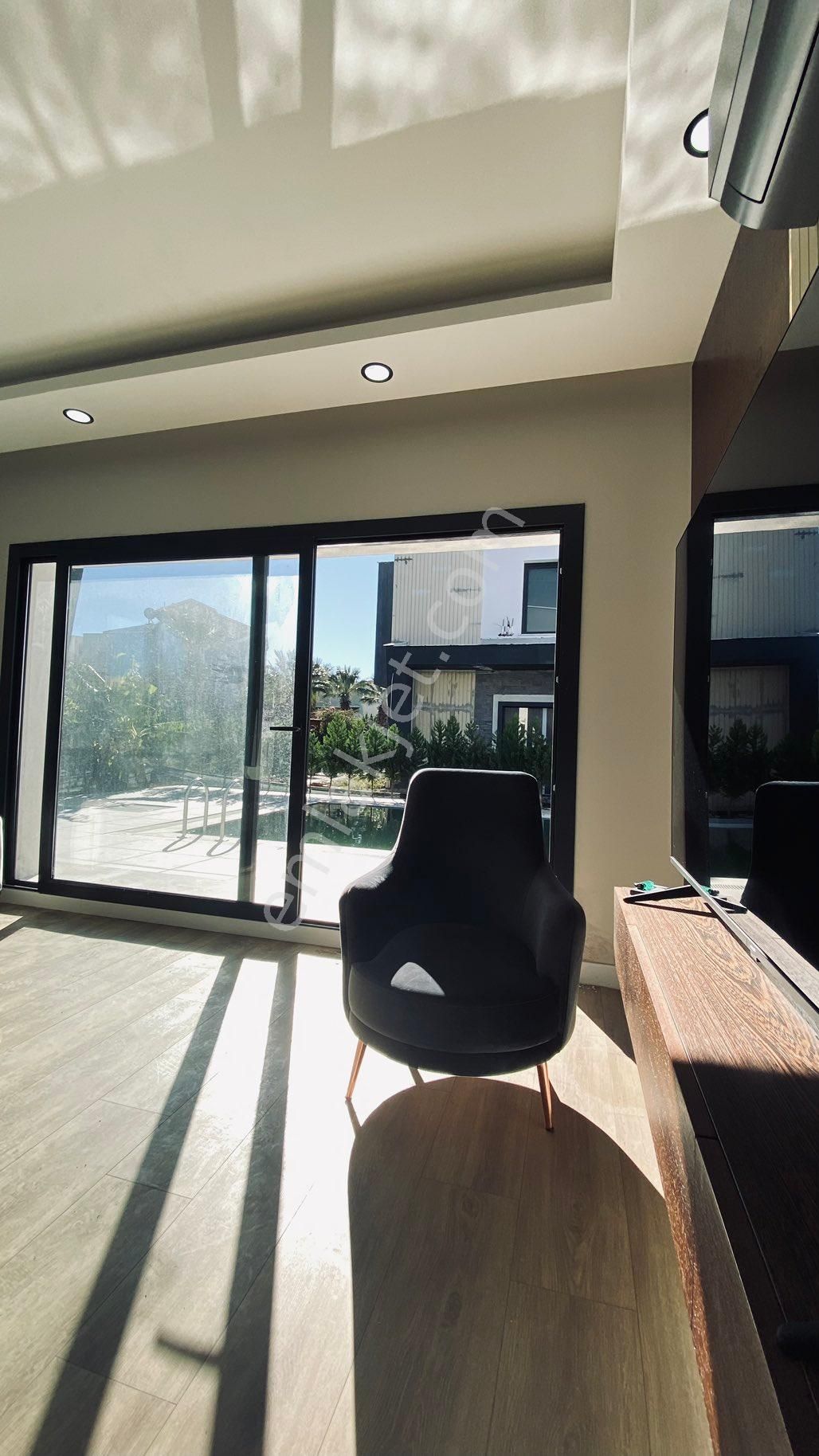 Müstakil Özel Havuzlu Site İçin De Satılık Villa - Görsel 10