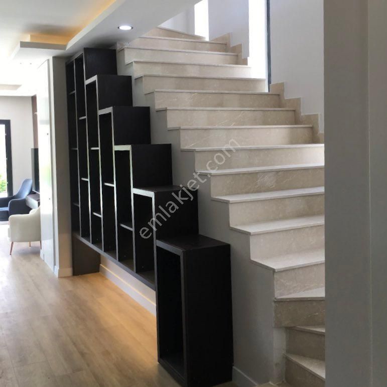 Müstakil Özel Havuzlu Site İçin De Satılık Villa - Görsel 3