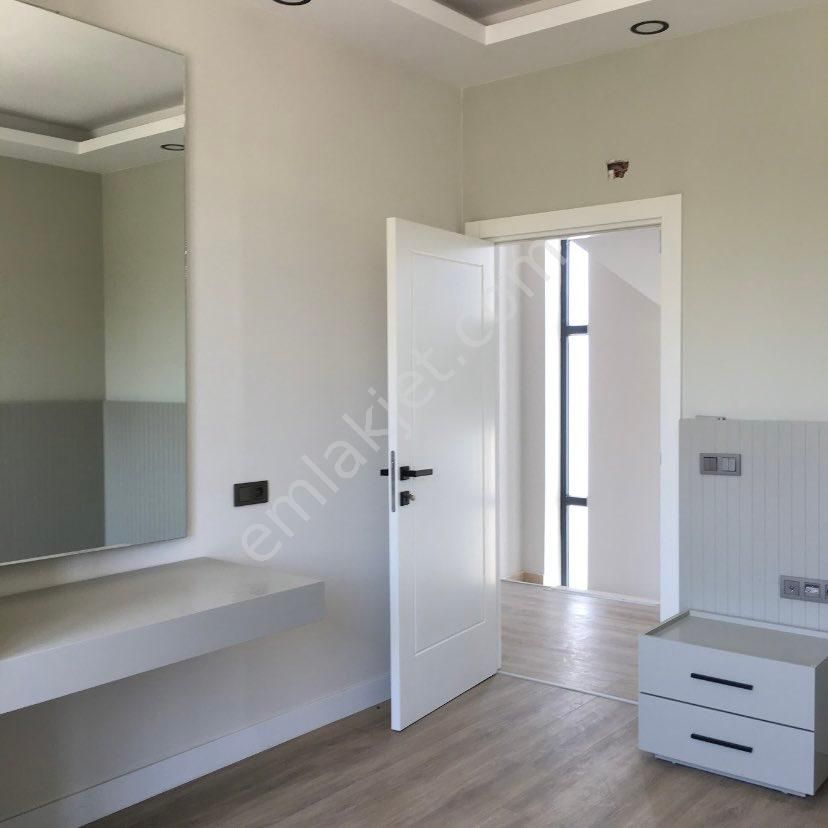 Müstakil Özel Havuzlu Site İçin De Satılık Villa - Görsel 6