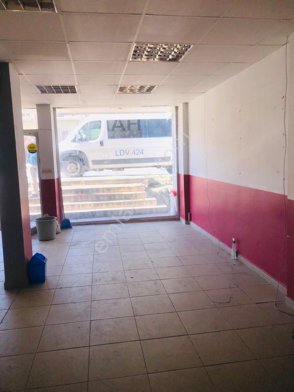 Sultanbeyli Mimarsinan Caddesinde 200m2 Kiralık Dükkan - Görsel 18