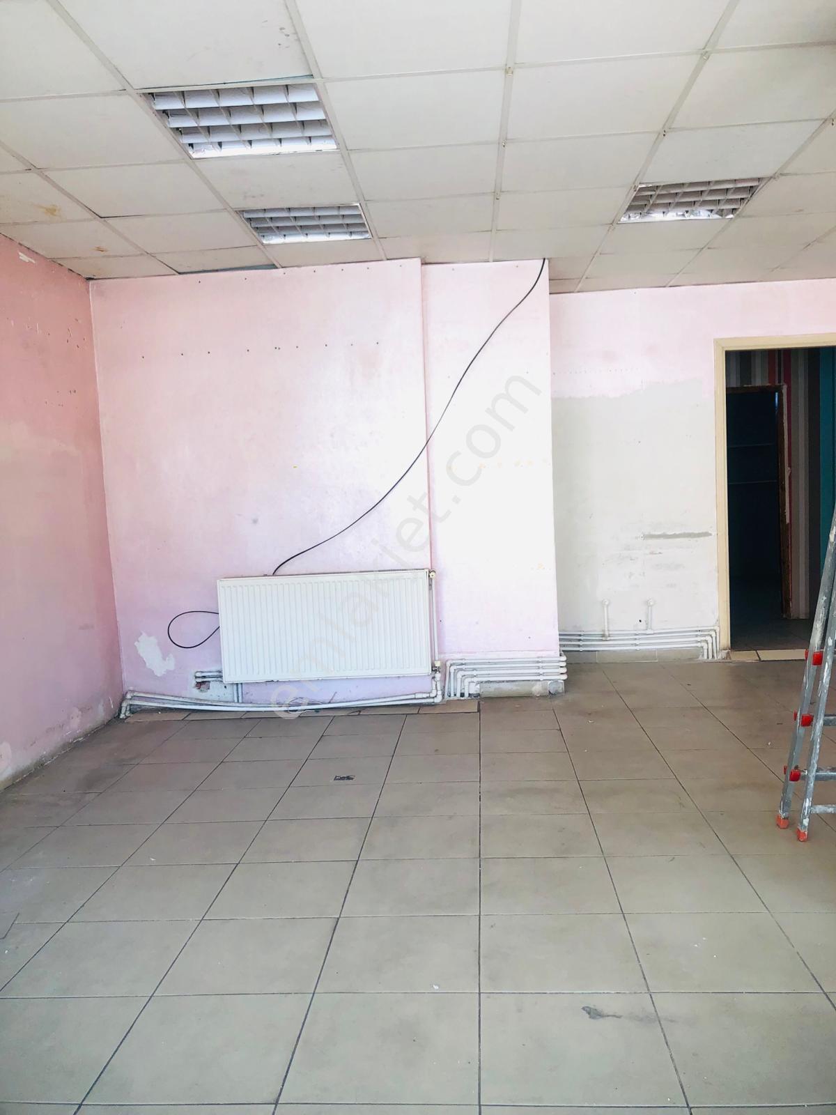 Sultanbeyli Mimarsinan Caddesinde 200m2 Kiralık Dükkan - Görsel 9