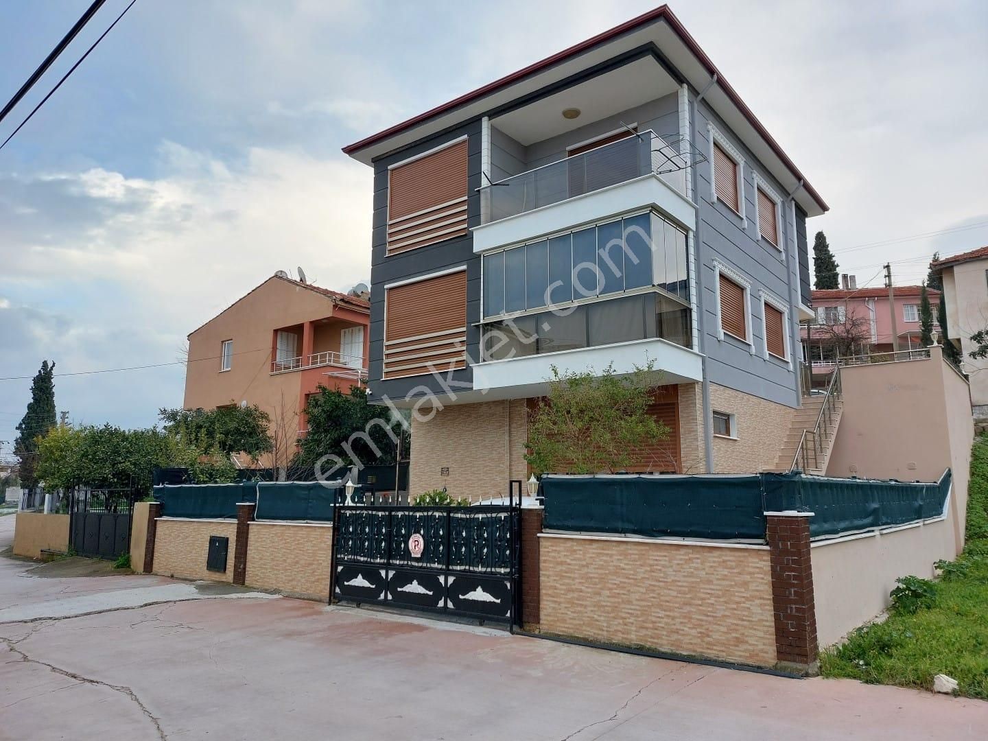 Didim Mersindere Satılık Villa  Didim Mavişehir De Denize 400 mt Müstakil villa 4+1   Çift Mutfaklı Tam Müstakil Villa