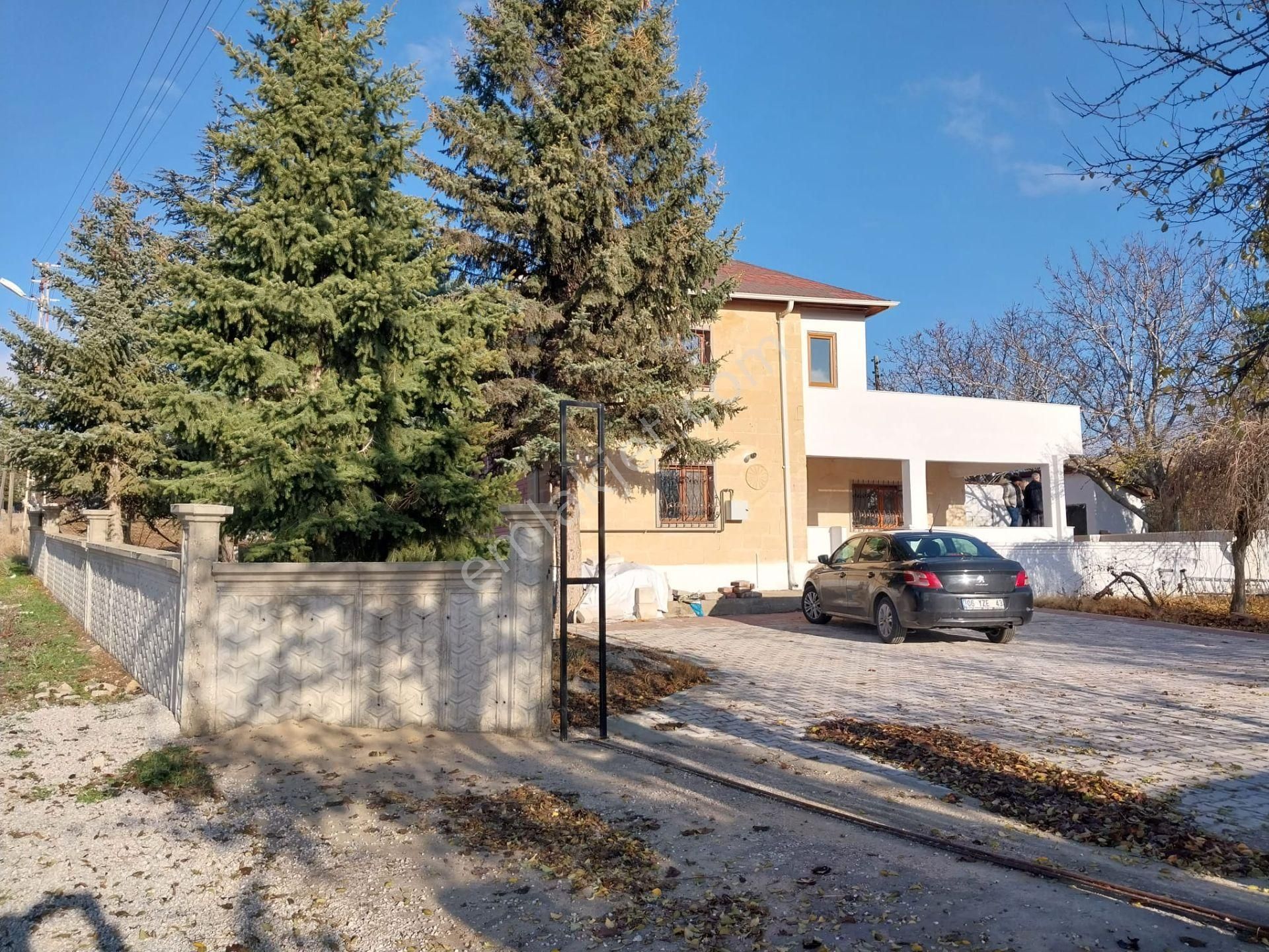 Gölbaşı Ahiboz Satılık Villa  Gölbaşı Ahiboz Satılık Villa ve  Meyve Bahçesi