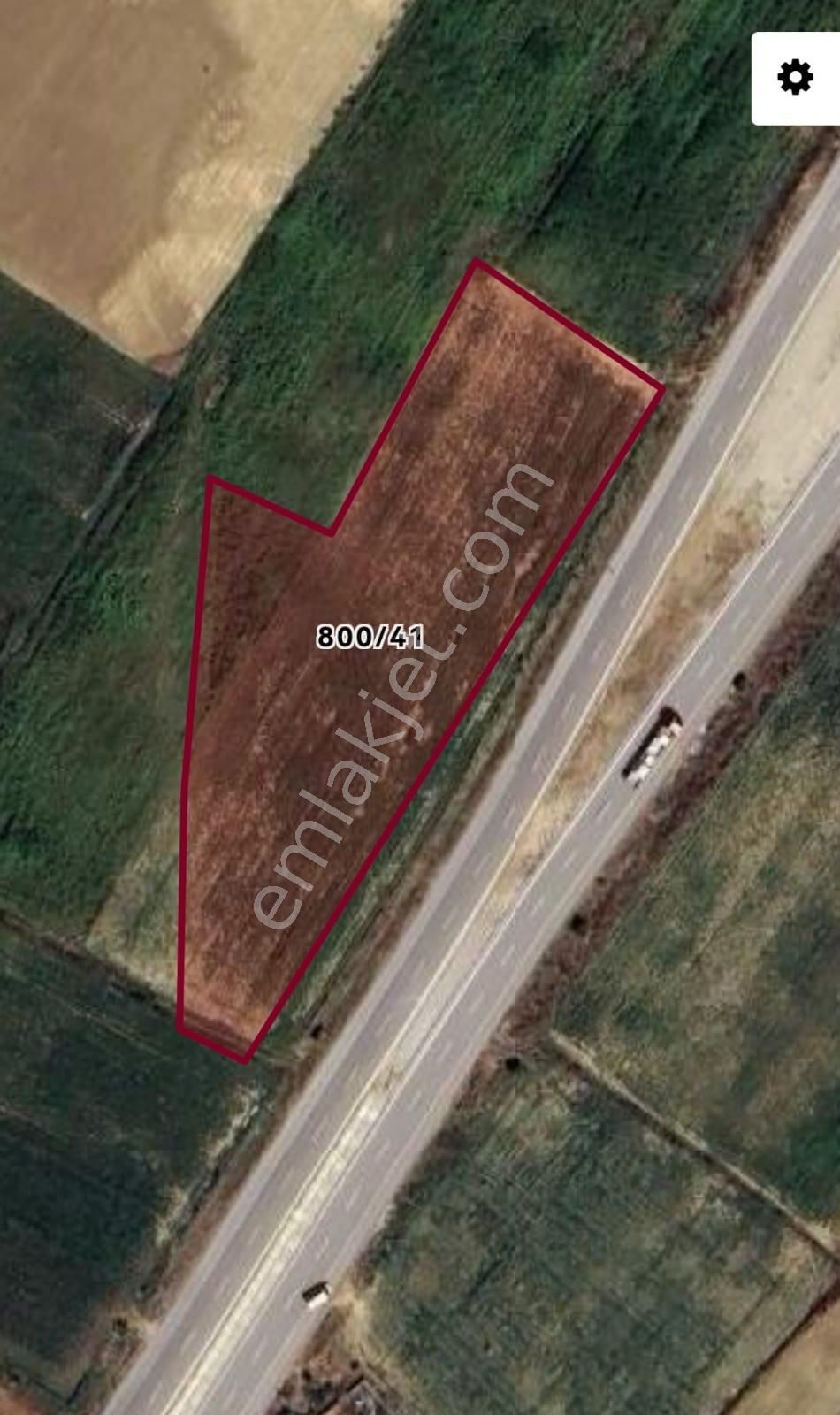 Şekerci Emlak'dan Şuhut'ta Anayola Sıfır Satılık Arazi - Görsel 5