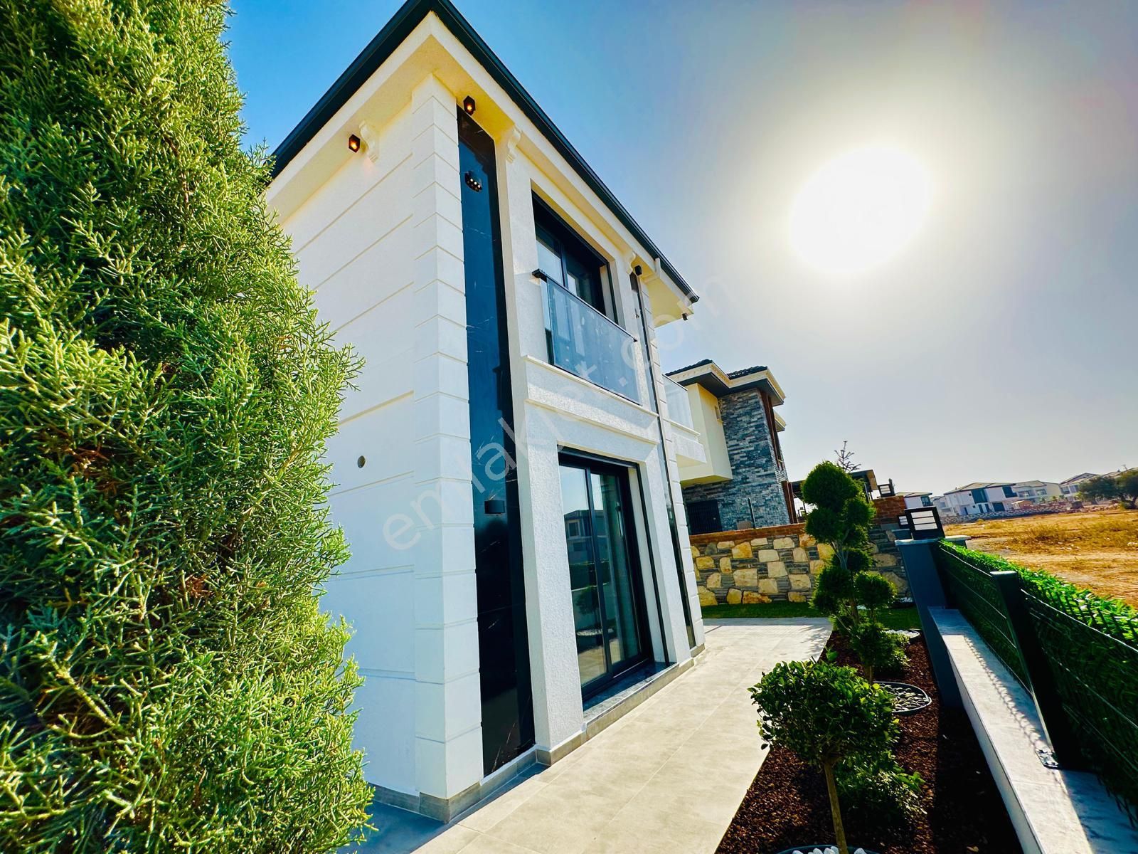 Didim Efeler Satılık Villa Didim Efelerde 3+1 Ayrı Mutfak Tam Müstakilhavuzlu Villa