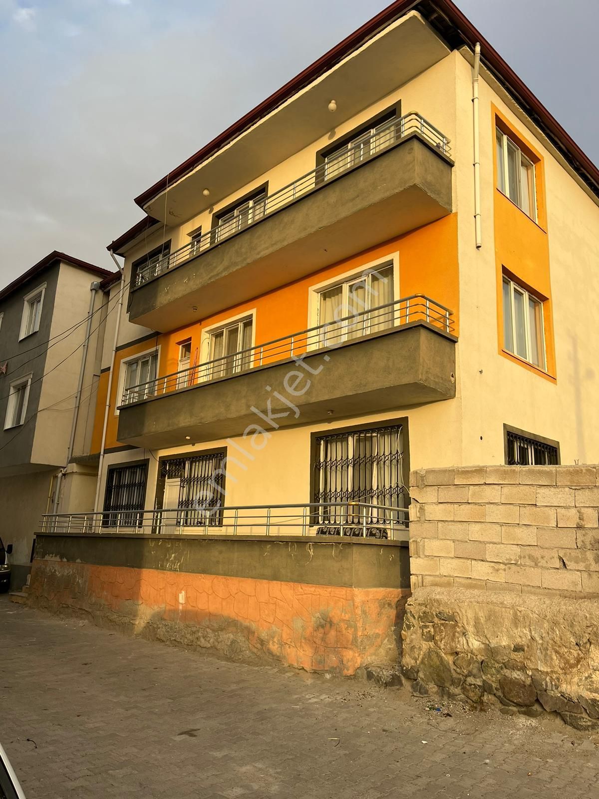 Yerköy Selçuk Satılık Daire  📍ONUR EMLAKTAN YOZGAT YERKÖY SELÇUK MAHALLESİNDE SATILIK DAİRE 