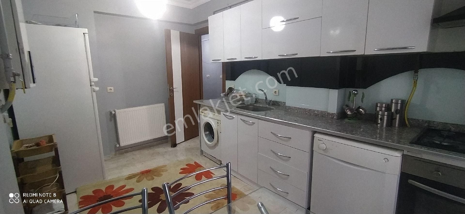 Emlak Komisyon Ücreti Yok+hasarsız Bina+merkezi Yer+2+0 Odalı+ayrı Mutfak+ful Eşyalı+bakımlı+temiz.