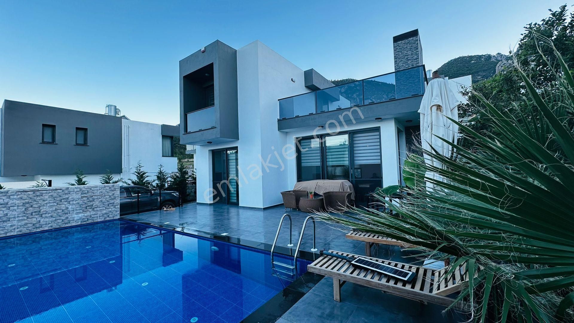 Girne Edremit Kiralık Villa  Karmi'de kiralık lüks özel havuzlu villa
