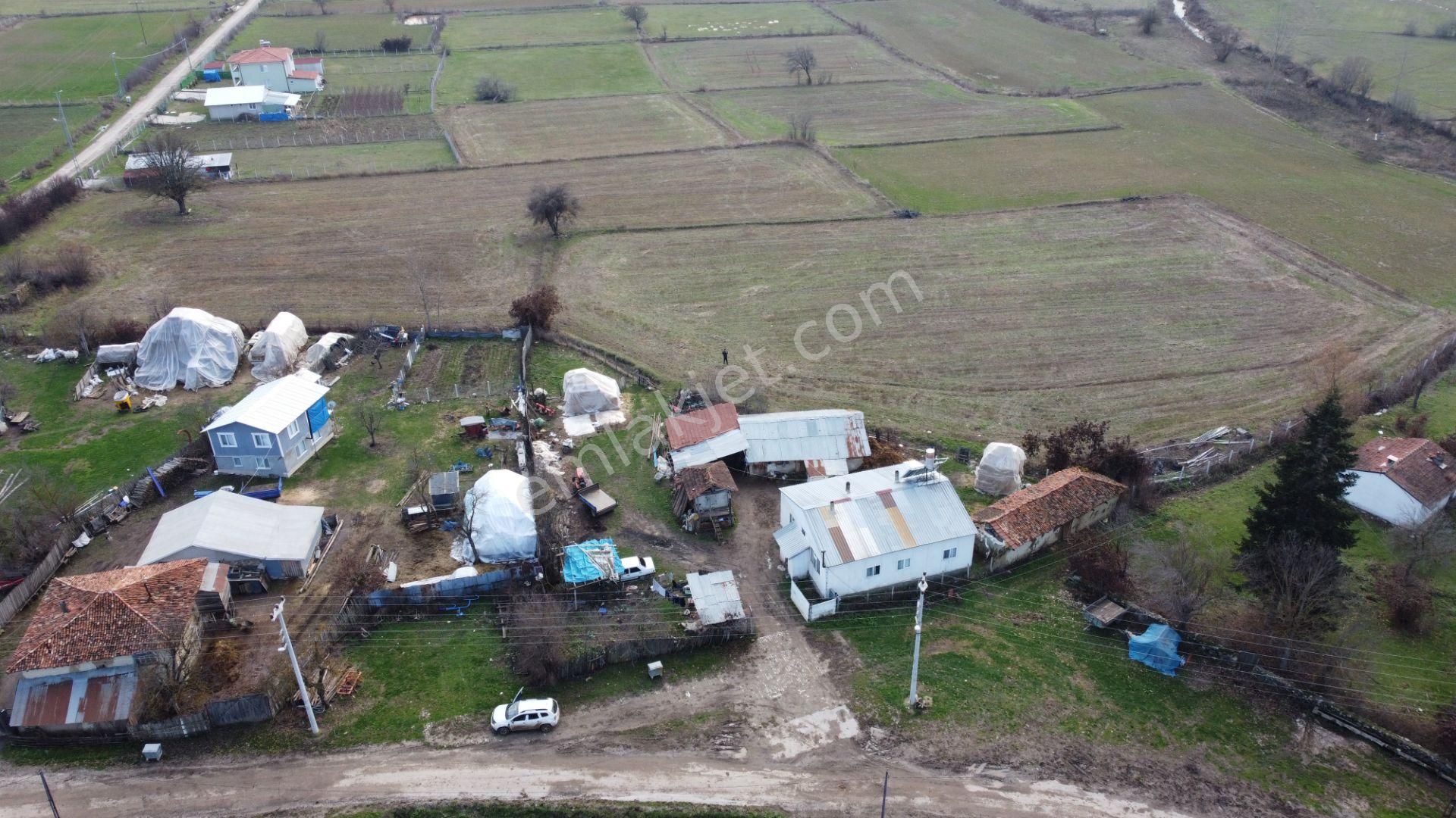 Osmaneli Adliye Köyünde Köy İçi İmarlı 3960m2 Arsa