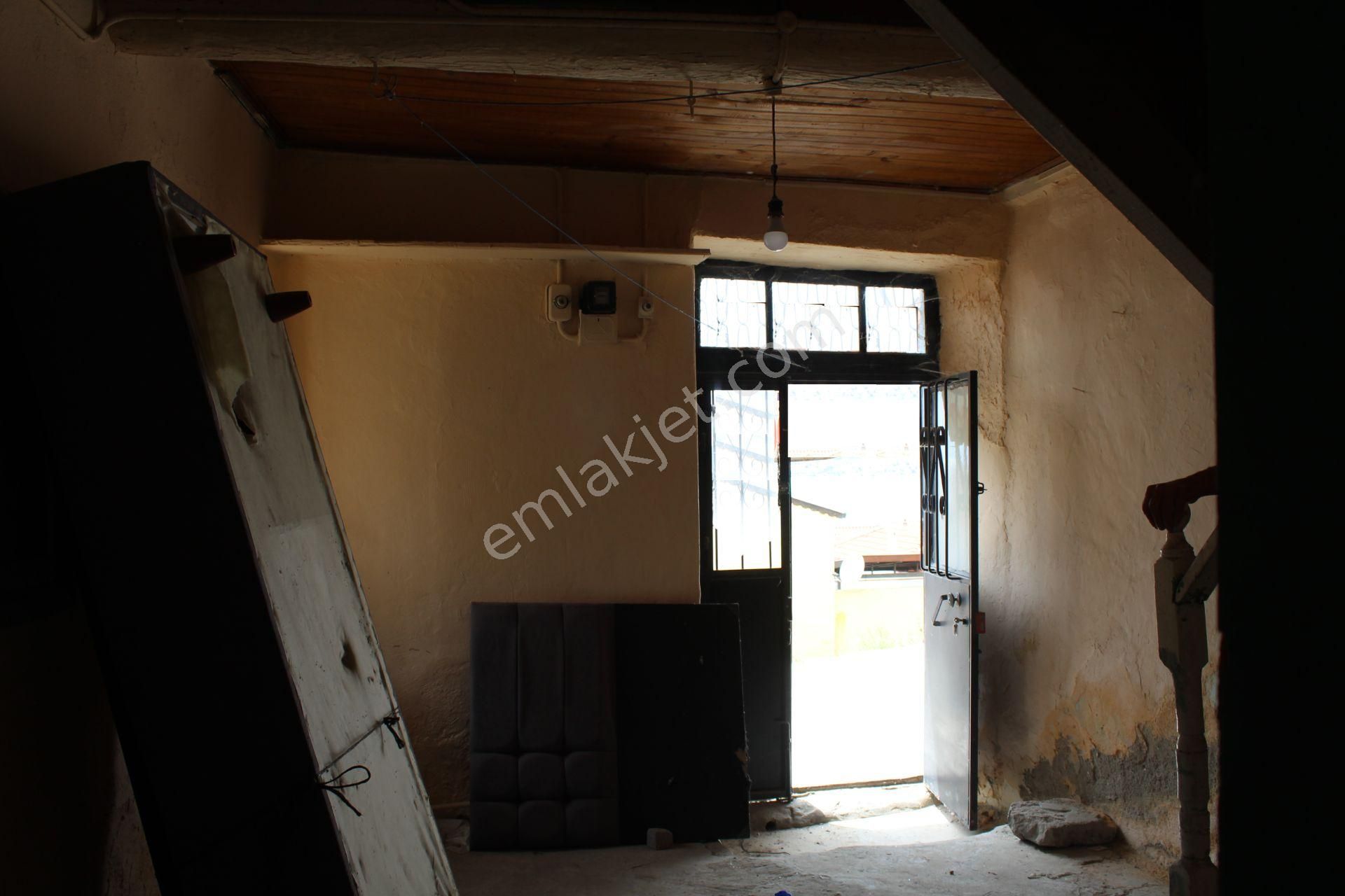 Ayvada'dan Ayvalık Merkez’de 2 Katlı Taş Rum Evi - Görsel 2