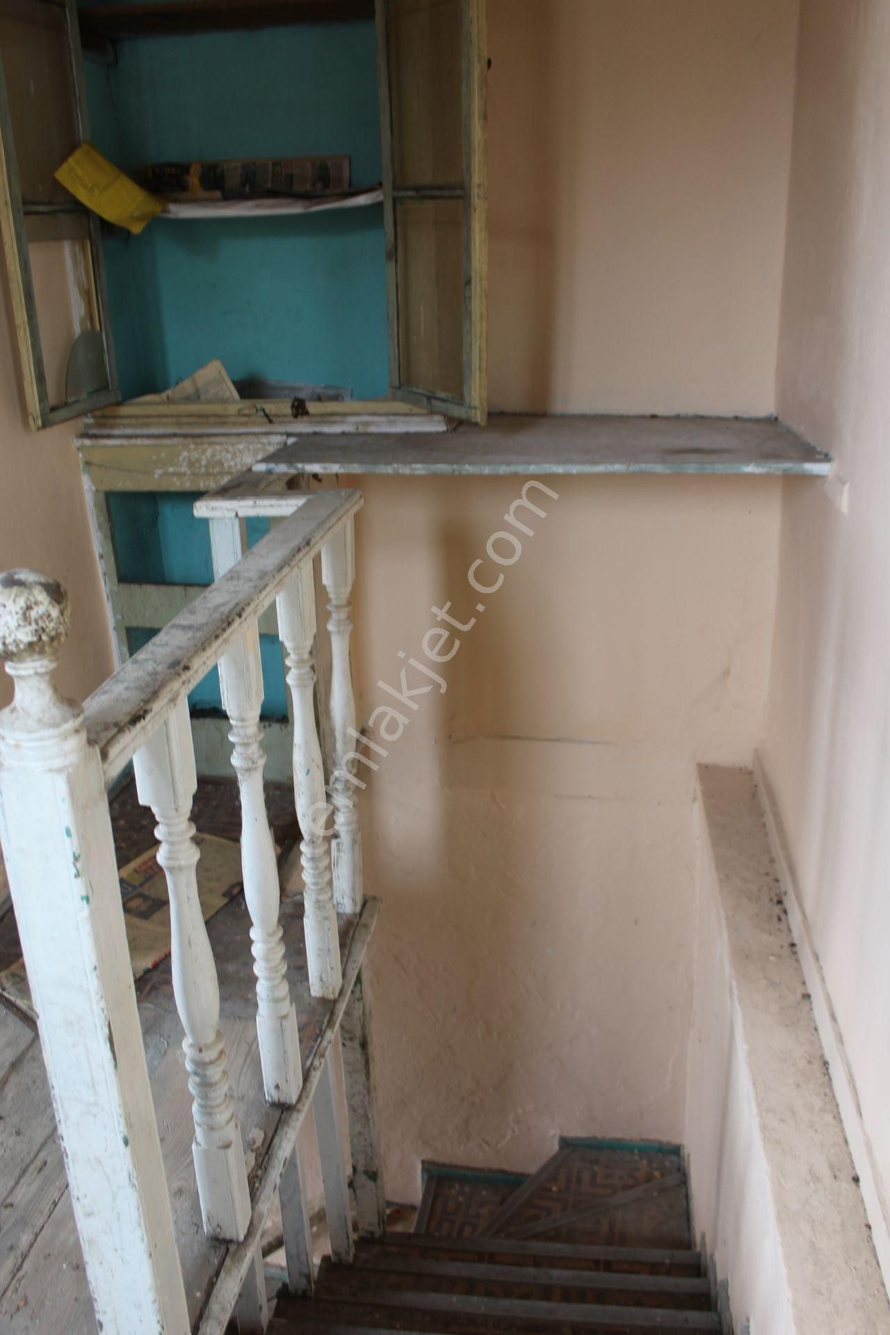 Ayvada'dan Ayvalık Merkez’de 2 Katlı Taş Rum Evi - Görsel 15