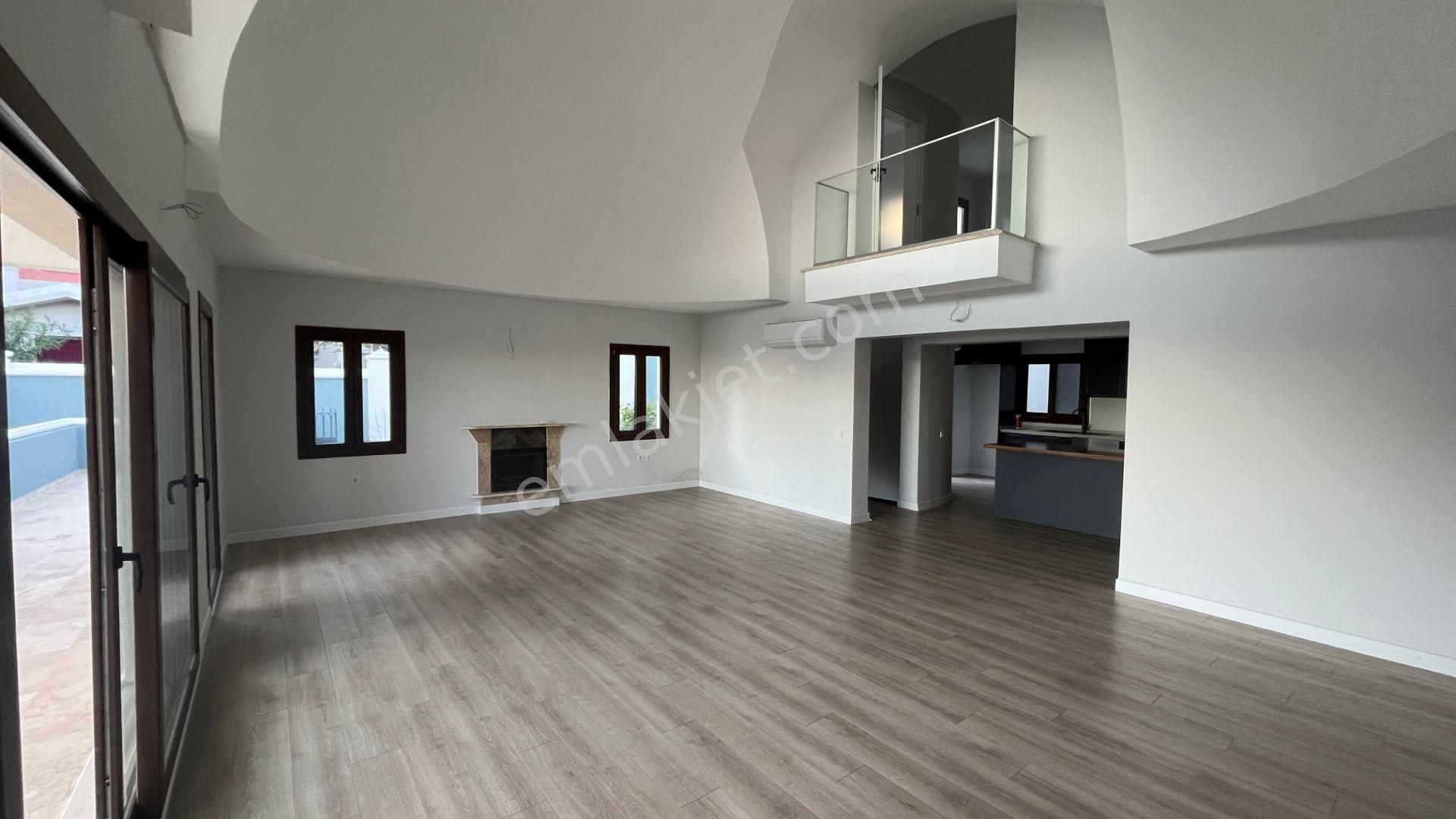 Marmaris Panoramasına Hakim Eşsiz Tripleks Villa - Görsel 4