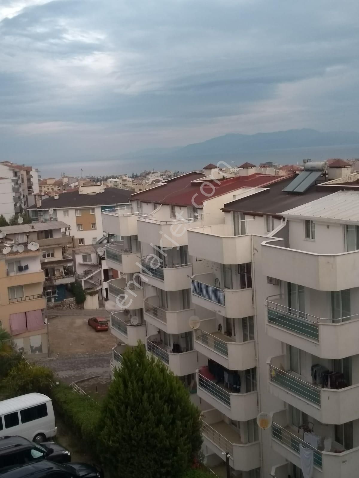 Kuşadası İkiçeşmelik Satılık Daire  Kusadası Merkezde Deniz Manzaralı 3+1 Daire