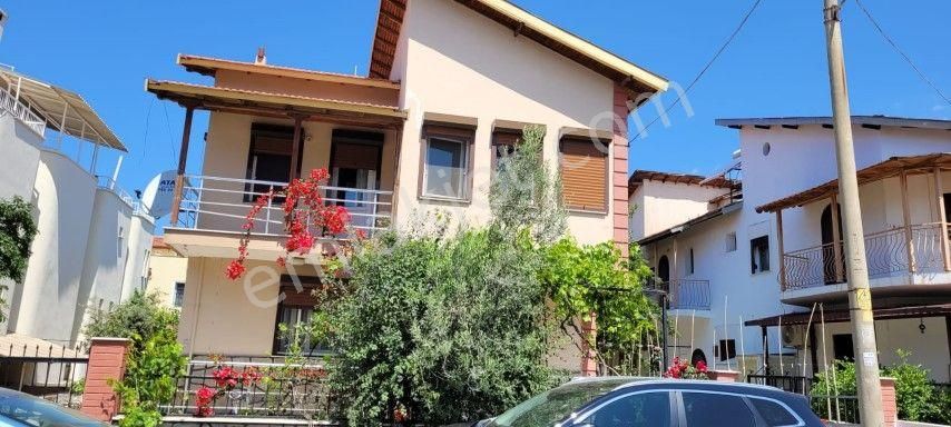 Menderes Orta Satılık Villa  MENDERES ÖZDEREDE DENİZE ÇOK YAKIN 5+1 SATILIK VİLLA