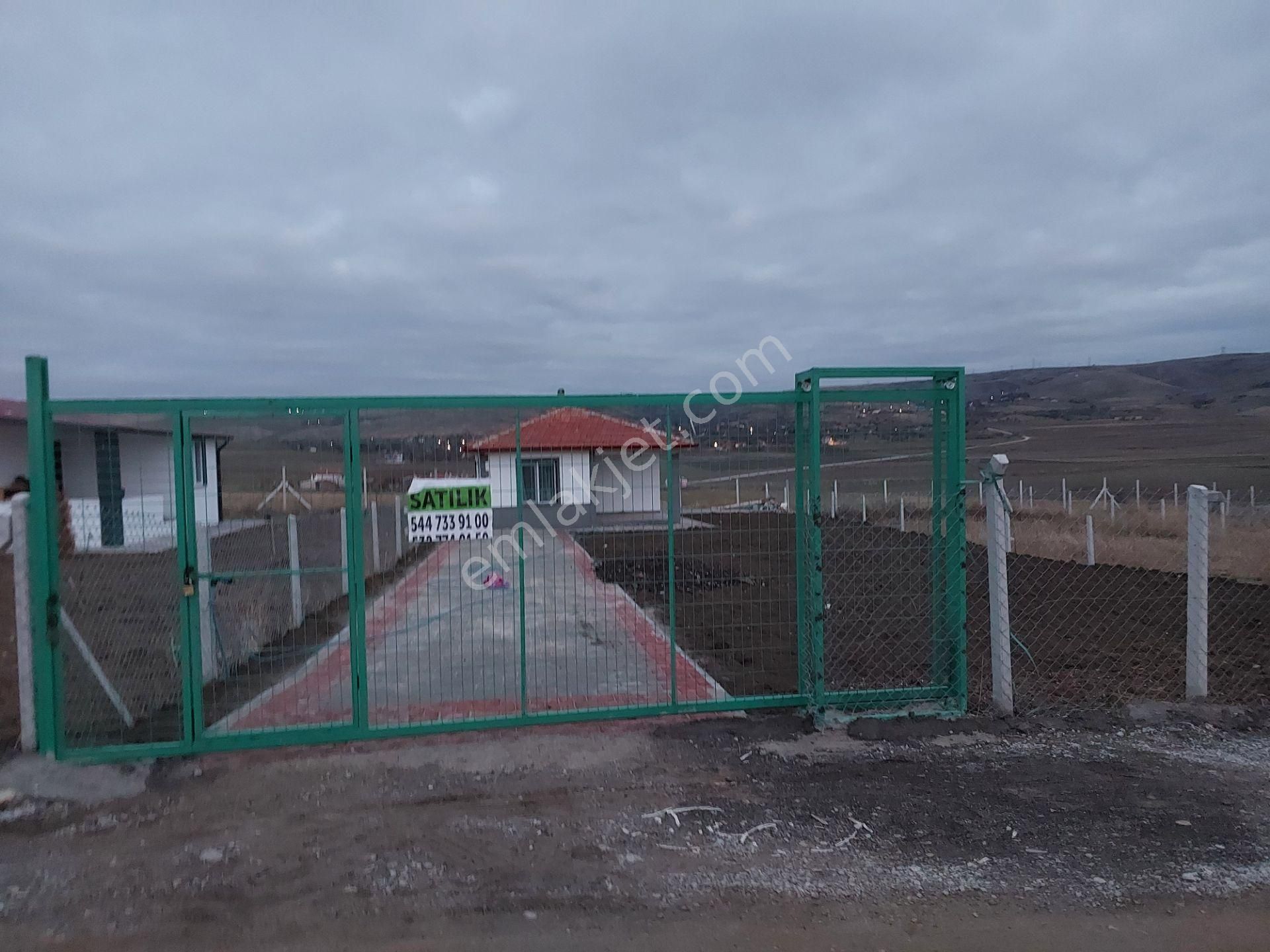 Çorum Merkez Eskiekin Köyü (Şehit Bekir Özaydın Aliki Bağlısı) Satılık Bağ & Bahçe Çorum Cemilbey Yolu Üzeri Merkeze 4km Mesafede Satılık Hobi Bahçesi