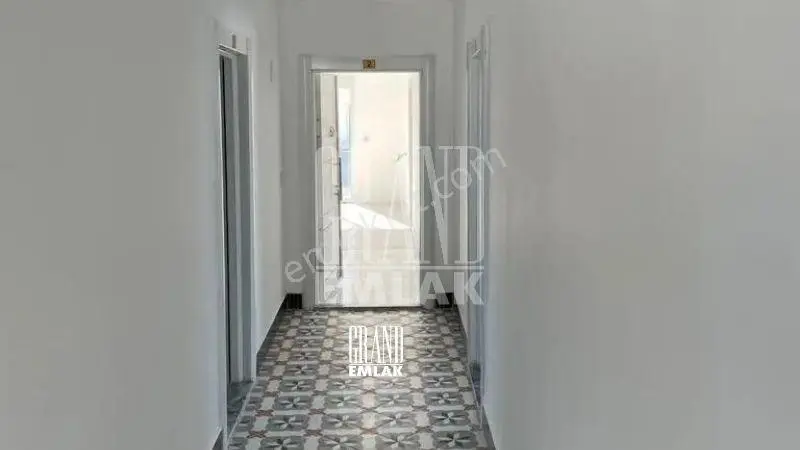 Kadriye Merkezde, Kurumsal Kiracılı Komple Satılık Bina - Görsel 5