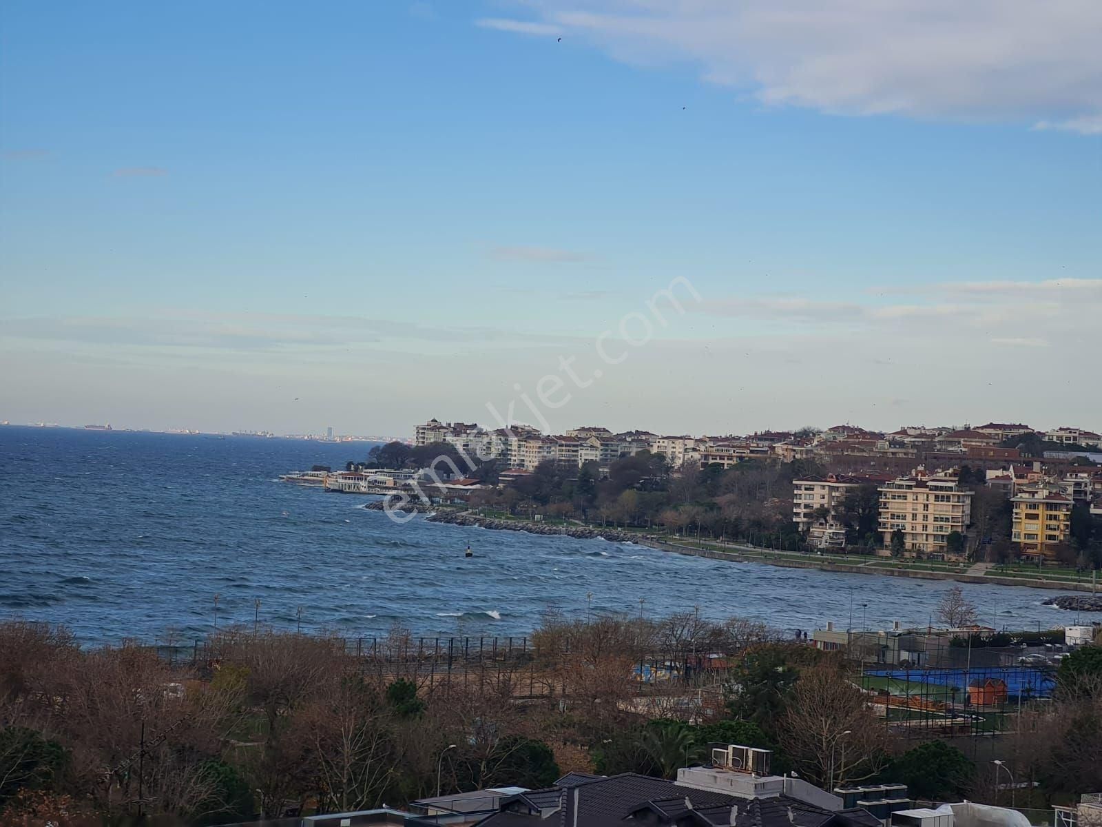 Kadıköy Fenerbahçe Satılık Daire Kalamış Sahil Deniz Manzaralı 83 M2 Salonlu Kapalı Otoparklı