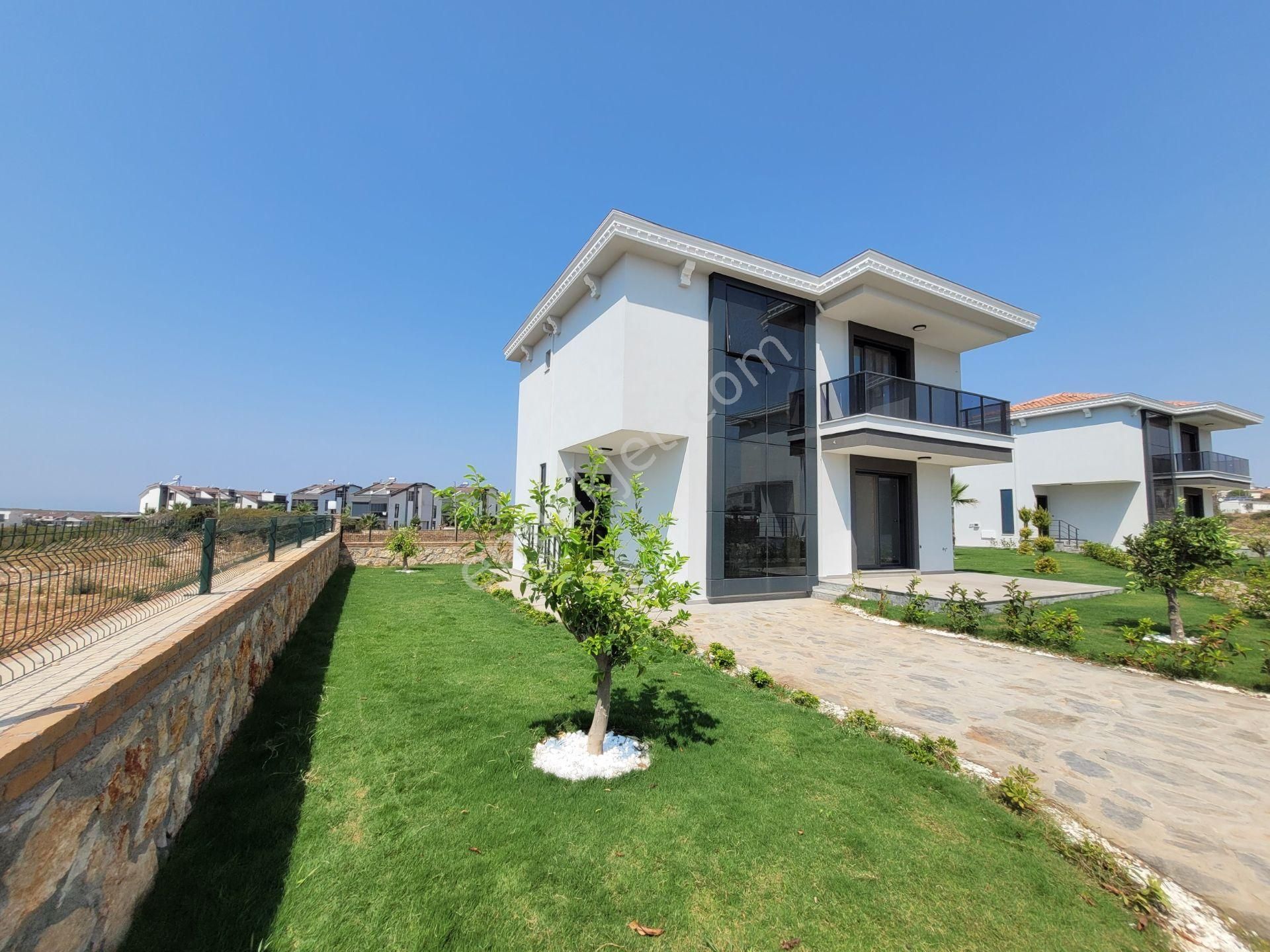 Didim Efeler Satılık Villa Didim Efelerde Site İçi Tam Müstakil Geniş Bahçeli Villalar