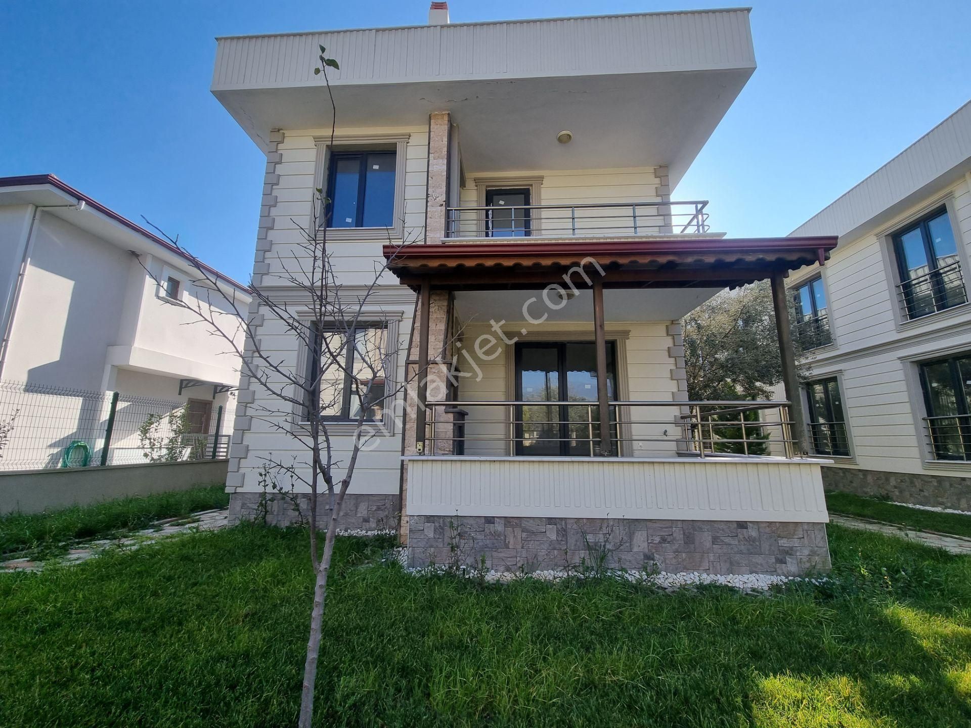 Edremit Güre Satılık Villa  AYANOĞLU'NDAN GÜRE DE SATILIK 3+1 VİLLA