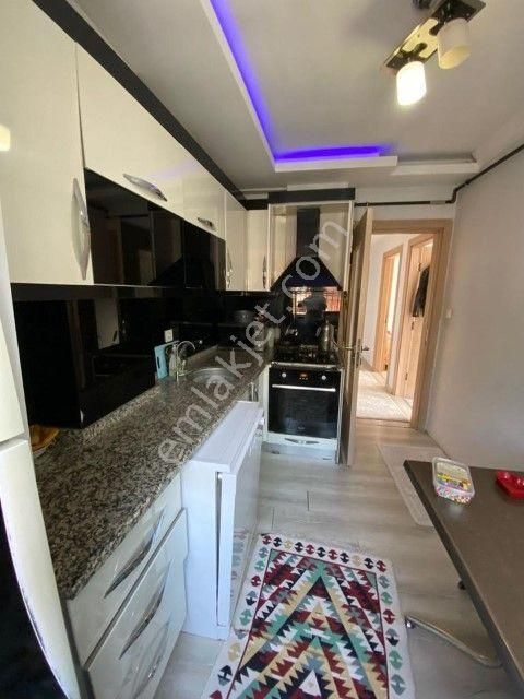 Bayraklı Alpaslan Satılık Daire  BAYRAKLI ALPASLAN MAHALLESİNDE 2+1 SATILIK DAİRE