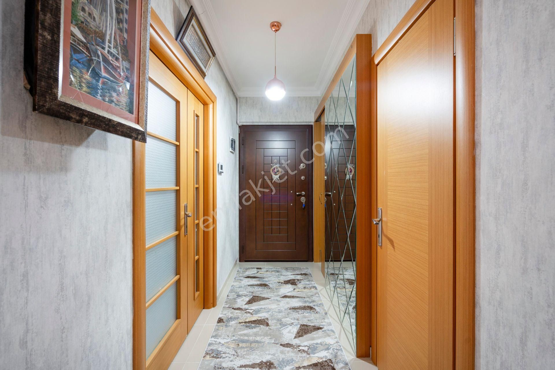 Mudanya Halitpaşa Satılık Daire  HALİTPAŞA'DA YAT LİMANINA YAKIN 6+1 300 M2 DUBLEKS DAİRE