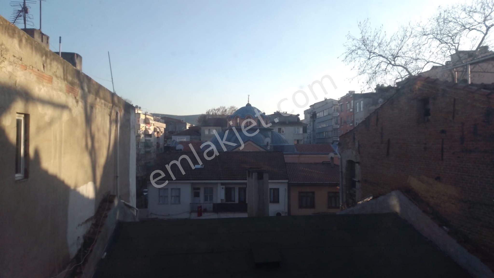 Gemlik Balıkpazarında Satılık Daire 2+1 Cadde Üstü Kombili Teraslı Sahile Yakın - Görsel 11