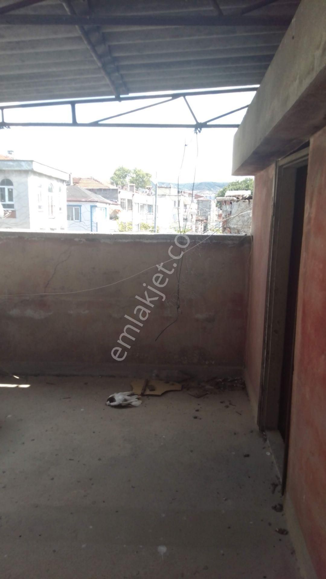 Gemlik Balıkpazarında Satılık Daire 2+1 Cadde Üstü Kombili Teraslı Sahile Yakın - Görsel 25