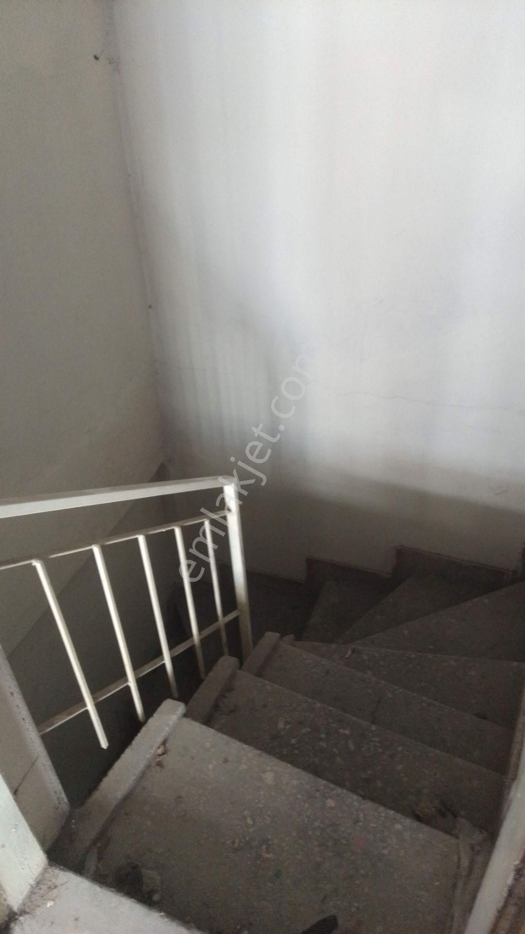 Gemlik Balıkpazarında Satılık Daire 2+1 Cadde Üstü Kombili Teraslı Sahile Yakın - Görsel 28