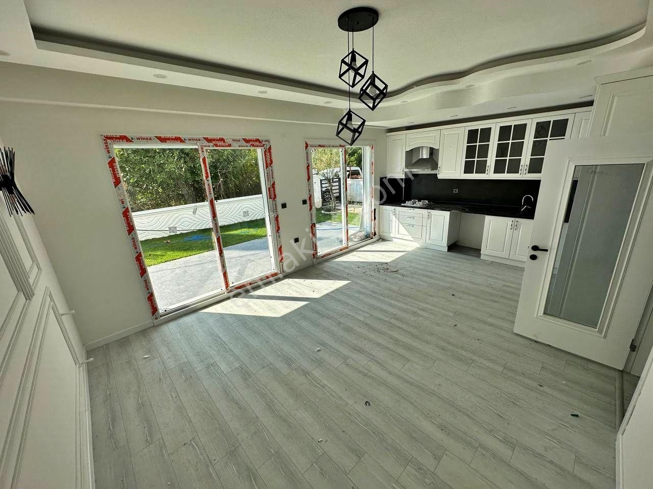 Güre'de Ayanoğlu'ndan Site İçerisinde 4+1 Satılık Villa - Görsel 3