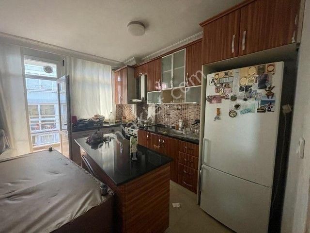 Karşıyaka Alaybey Satılık Daire  KARŞIYAKA ALAYBEY MAHALLESİNDE 3+1 SATILIK DAİRE