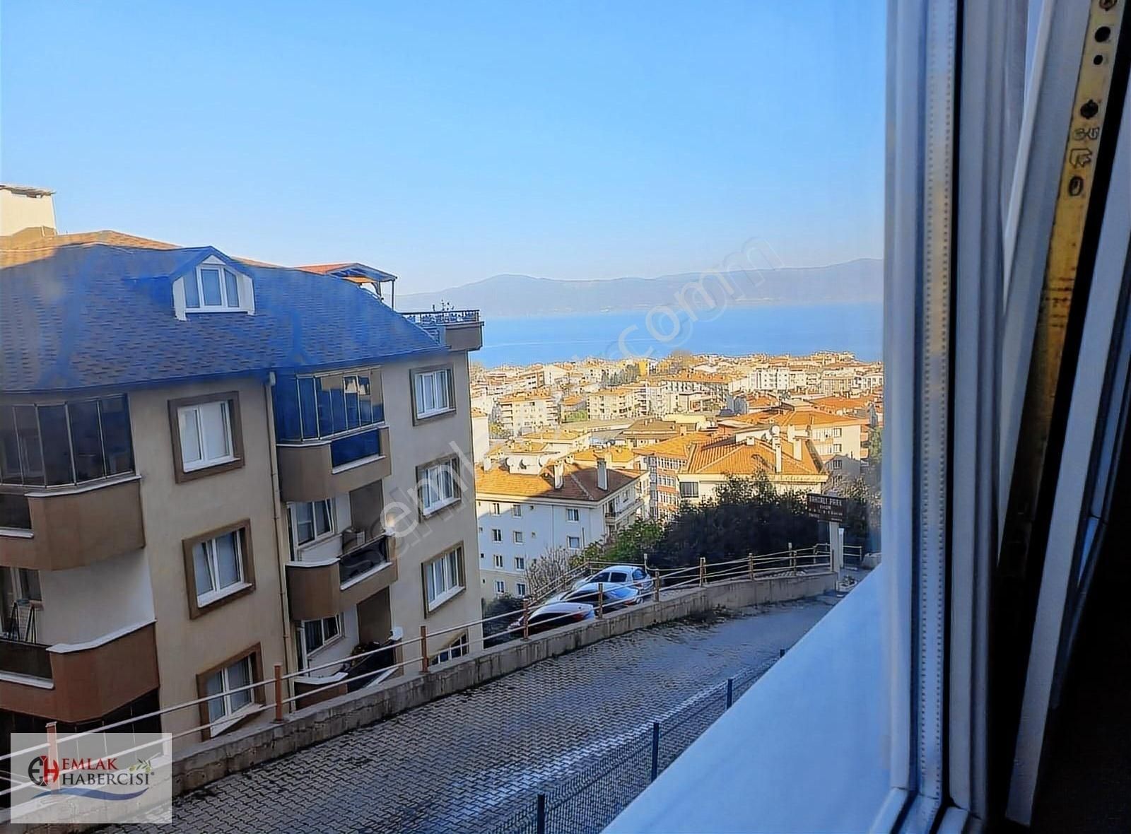 Mudanya Halitpaşa Satılık Daire EMLAK HABERCİSİ'NDEN MUDANYA ZİRVE SİTESİNDE SATILIK 3+1 DAİRE