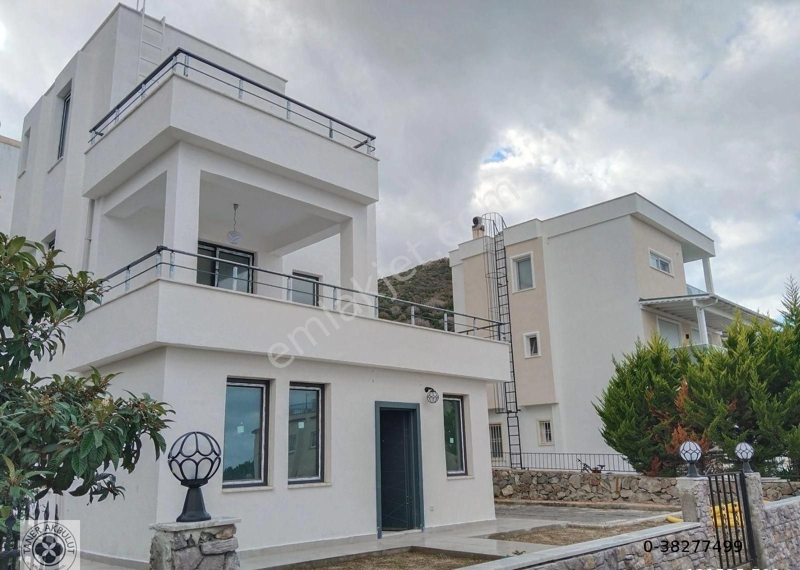 Bodrum Turgutreis Satılık Villa BODRUM TURGUTREİS'TE PANAROMİK DENİZ MANZARALI SIFIR TRİPLEKS VİLLA