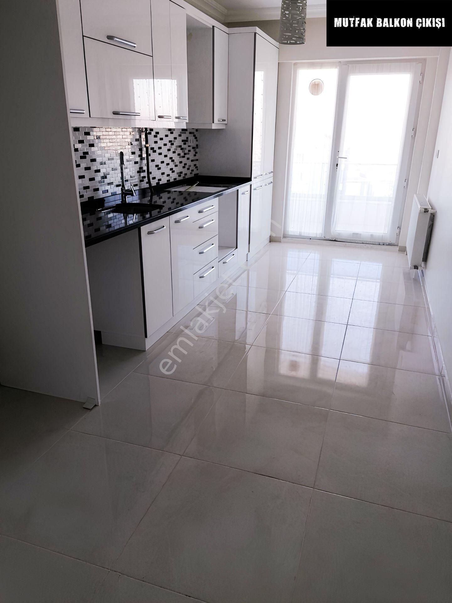 Adapazarı Korucuk Satılık Daire  🏡 Korucuk Bilek Sitesi 135 Metrekare 1. Kat 3+1 Satılık Daire