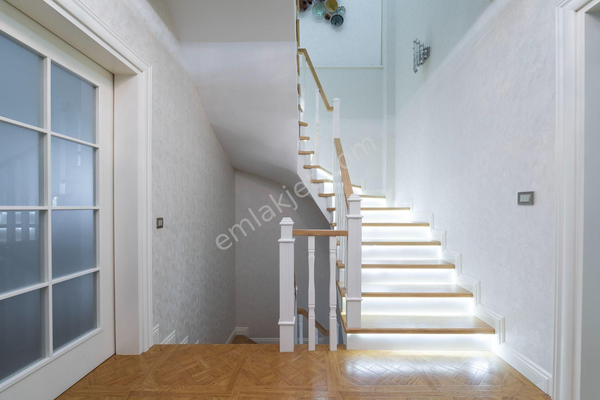 Gümüştepe'de Hemen Teslim 6+1 Villa - Gemart 1 - Görsel 18