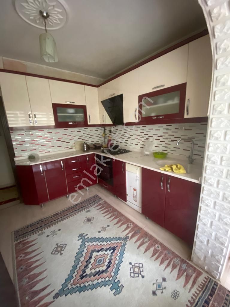 Ayvalı Kardeşlerde Satılık Giriş Katı Kozludan