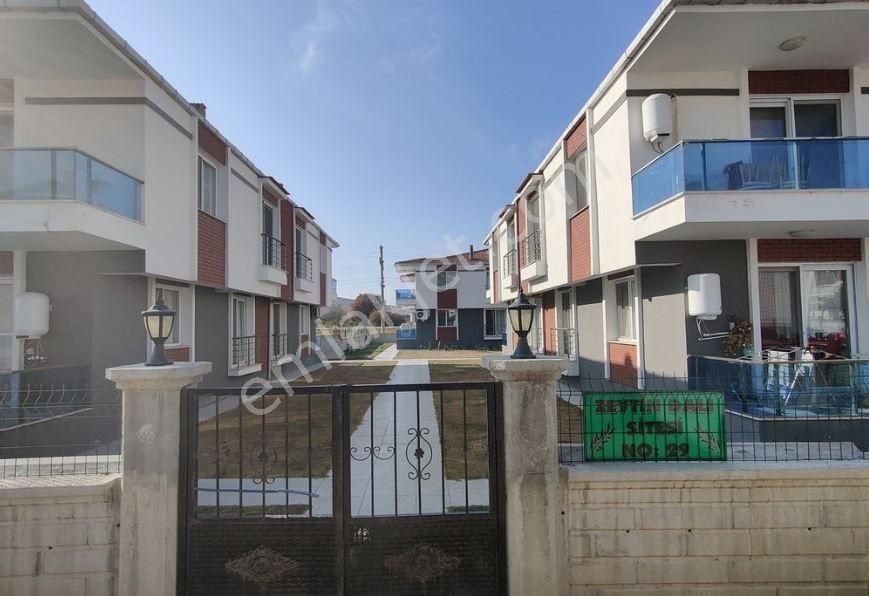 Foça Kazım Dirik Kiralık Daire  Foça Bağarasında 2+1 Eşyasız Kiralık Daire