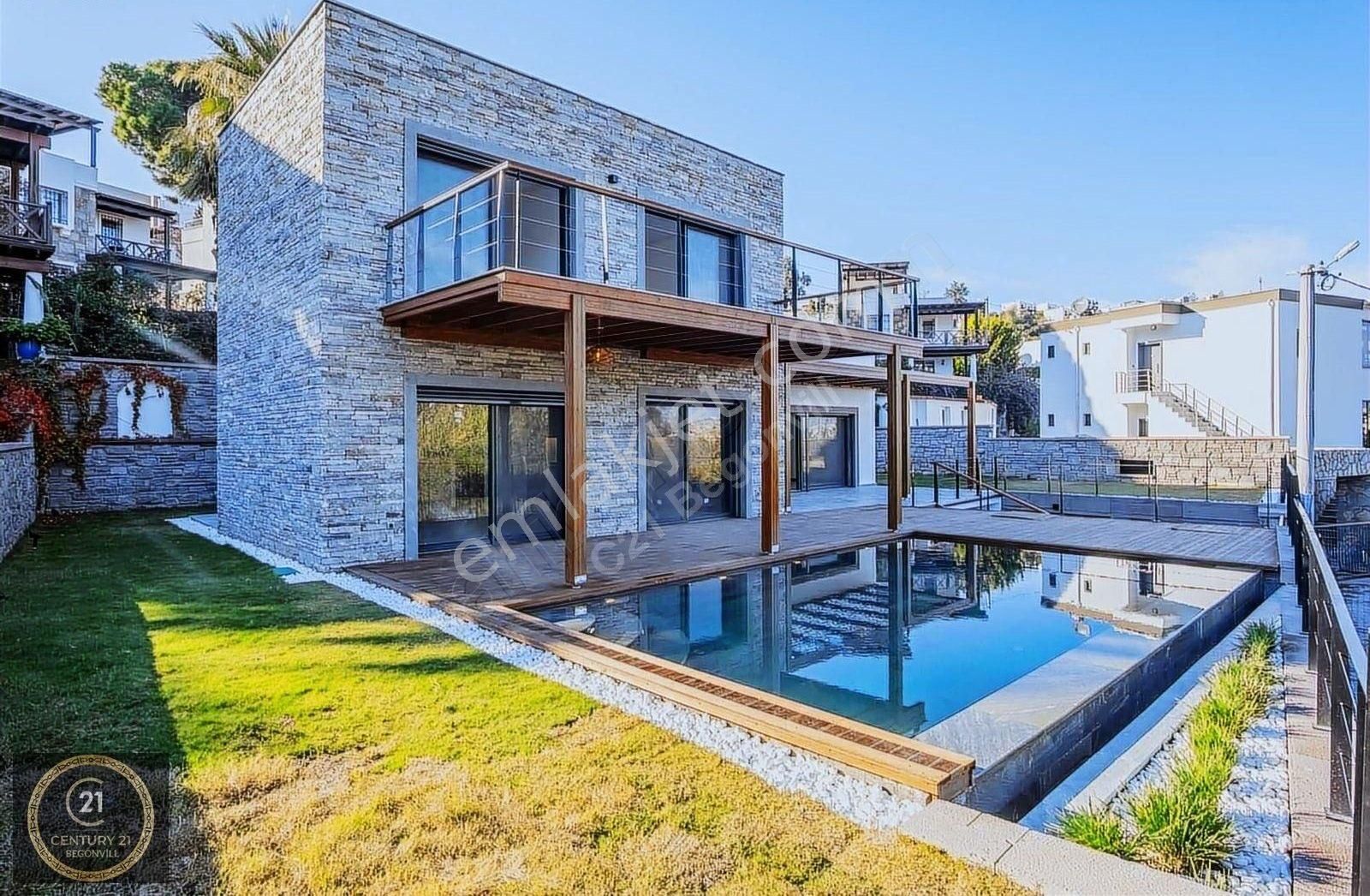 Bodrum Küçükbük Satılık Villa Bodrum Gündoğanda Denize 450m Mesafede Müştemilatlı Tam Müstakil 5+2 Lüks Villa