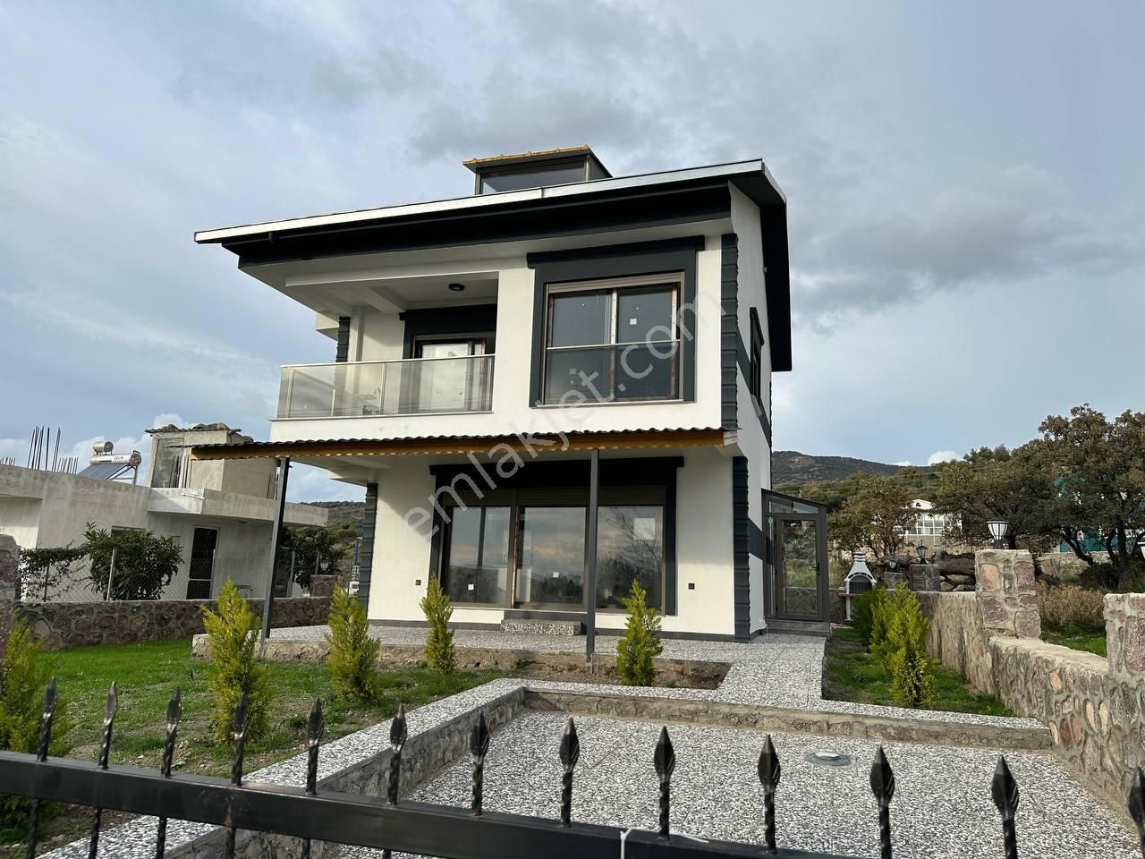 Dikili Denizköy Satılık Villa  ÇANDARLI BİMEYKO SATILIK MUHTEŞEM DENİZ MANZARALI 4+1 VİLLA