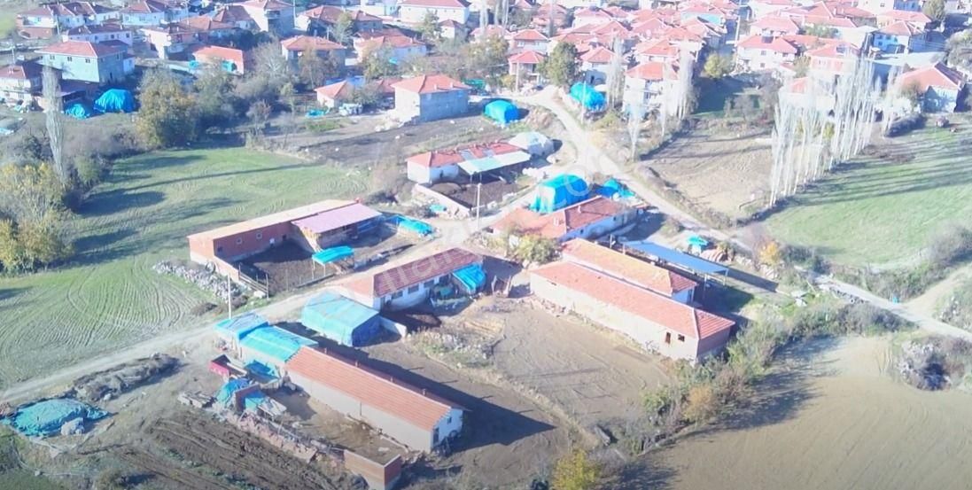 Sındırgı Yüreğil Satılık Tarla Balıkesir Sındıgı'da 4.559 M2 Yerleşim İçinde Yola Cepheli Arazi