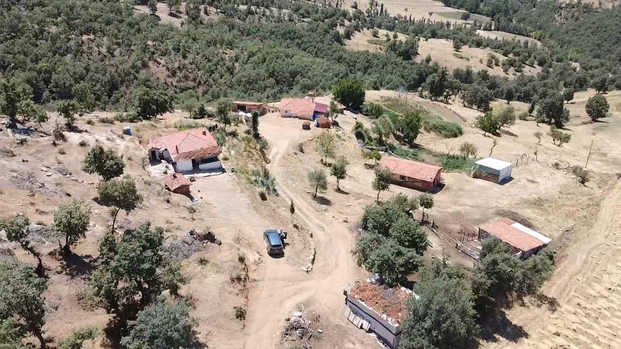 Gördes Köseler Satılık Tarla MANİSA GÖRDES KÖSELER MAH. 26.300 M2 TARLA KÖY YANI  ELEKTRİK SUYU VAR 