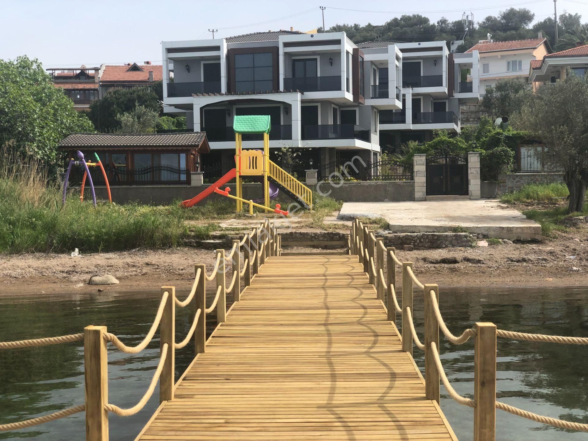 Ayvalık Sakarya Satılık Villa  BALIKESİR AYVALIK TA SATILIK MUHTESEM VİLLA.DENİZE SIFIR.