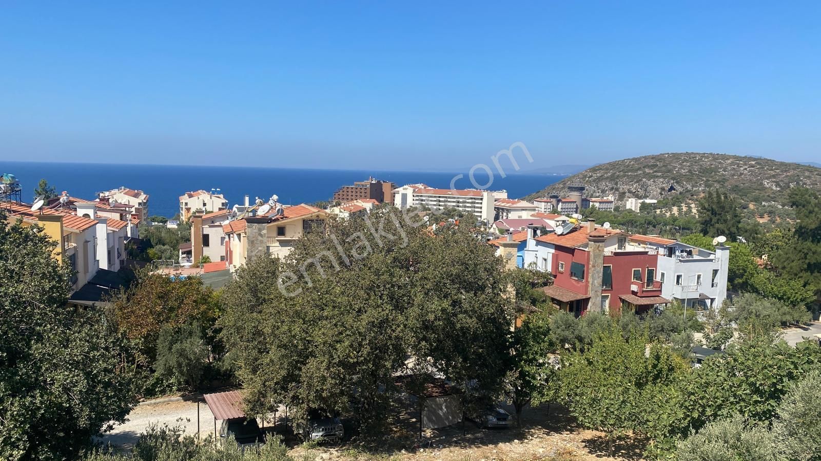 Kuşadası Bayraklıdede Satılık Villa  KUŞADASI BAYRAKLIDEDE MAHALLESİNDE 4+1 DENİZ MANZARALI SATILIK VİLLA