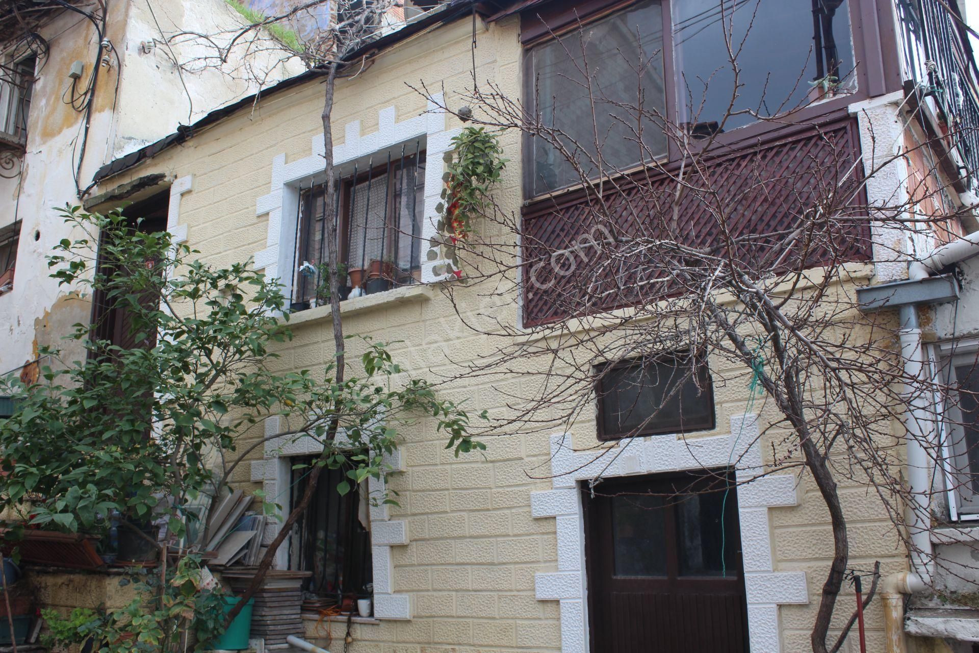 Ayvalık Merkez'de 2 Katlı Taş Rum Evi - Görsel 6