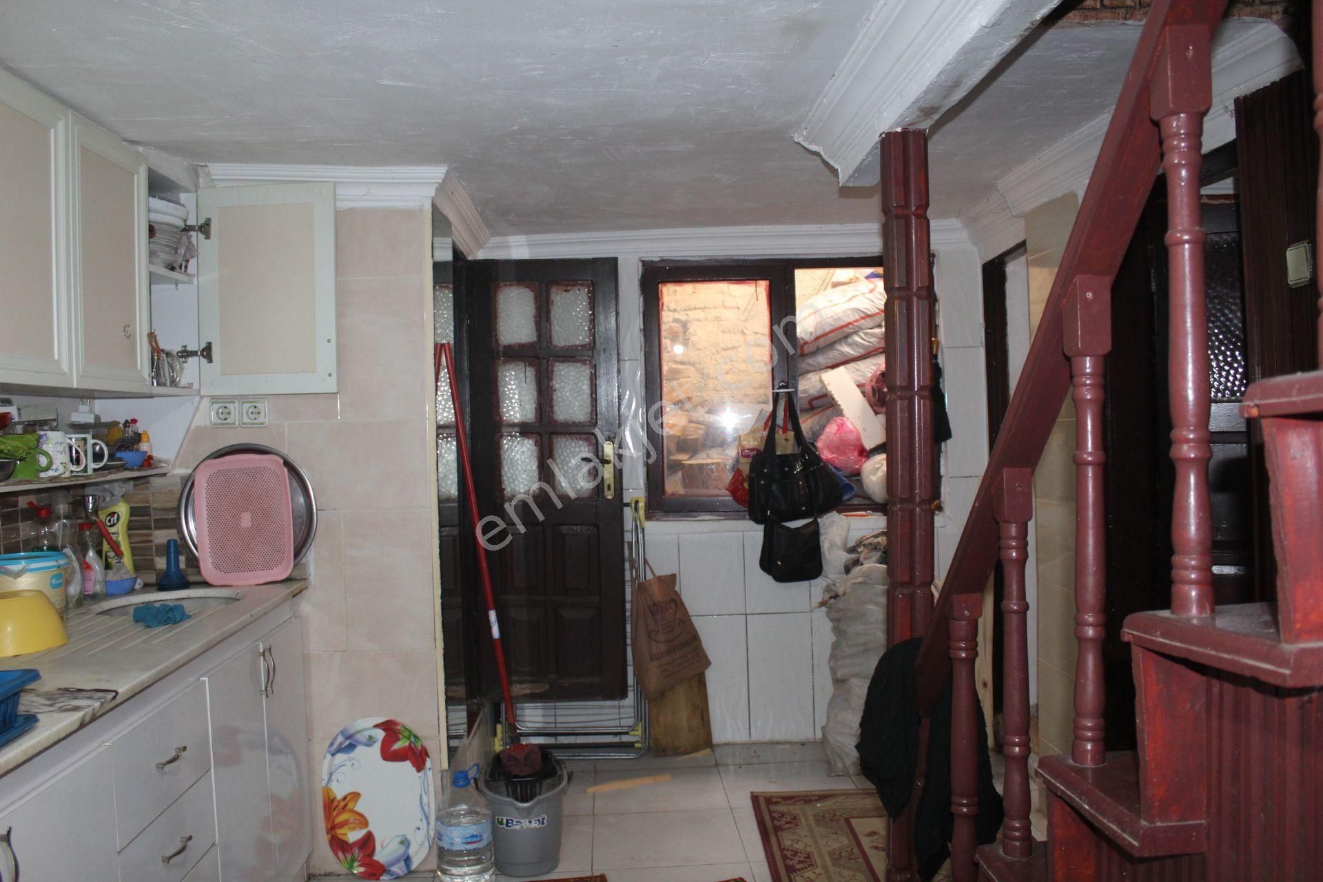 Ayvalık Merkez'de 2 Katlı Taş Rum Evi - Görsel 23