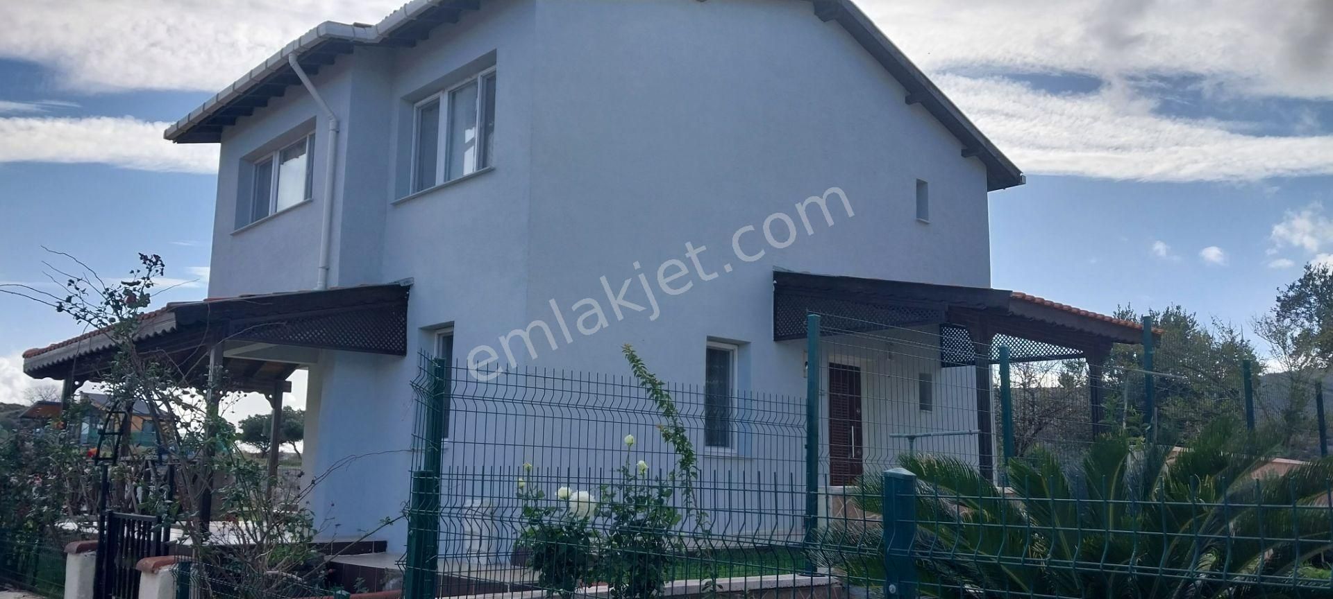 Foça Cumhuriyet Satılık Villa  ROSE EMLAK'TAN SATILIK MÜSTAKİL VİLLA